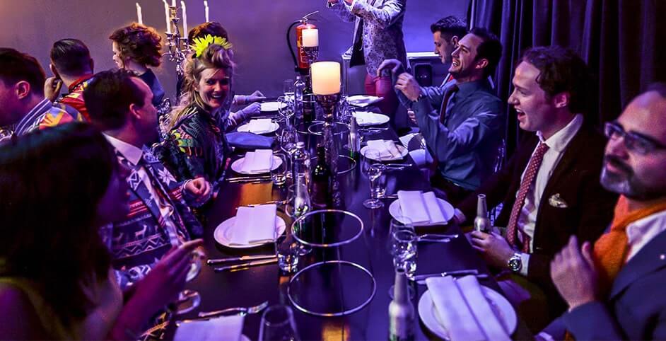 Diner en pubquiz op borrelboot Alkmaar teamuitje